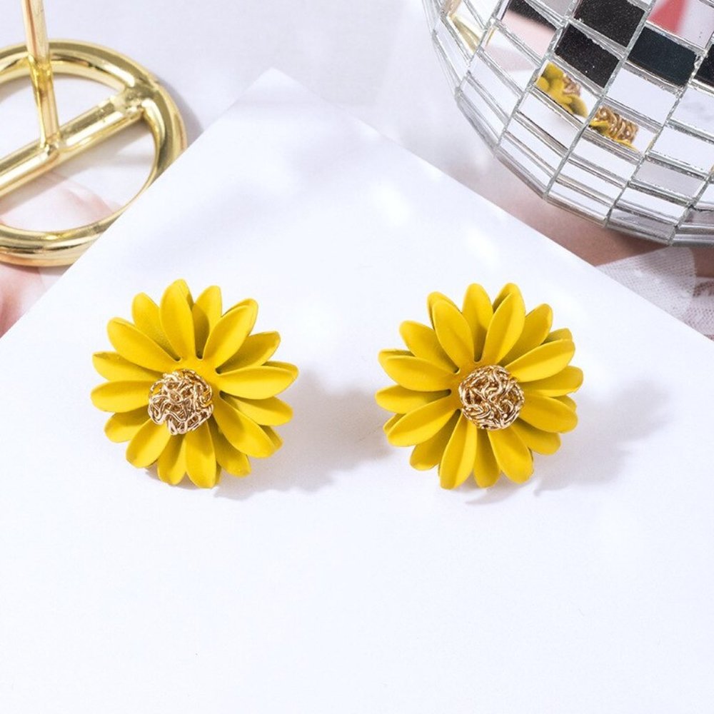Gold Yellow Cute Large Daisy Flower Stud Earrings